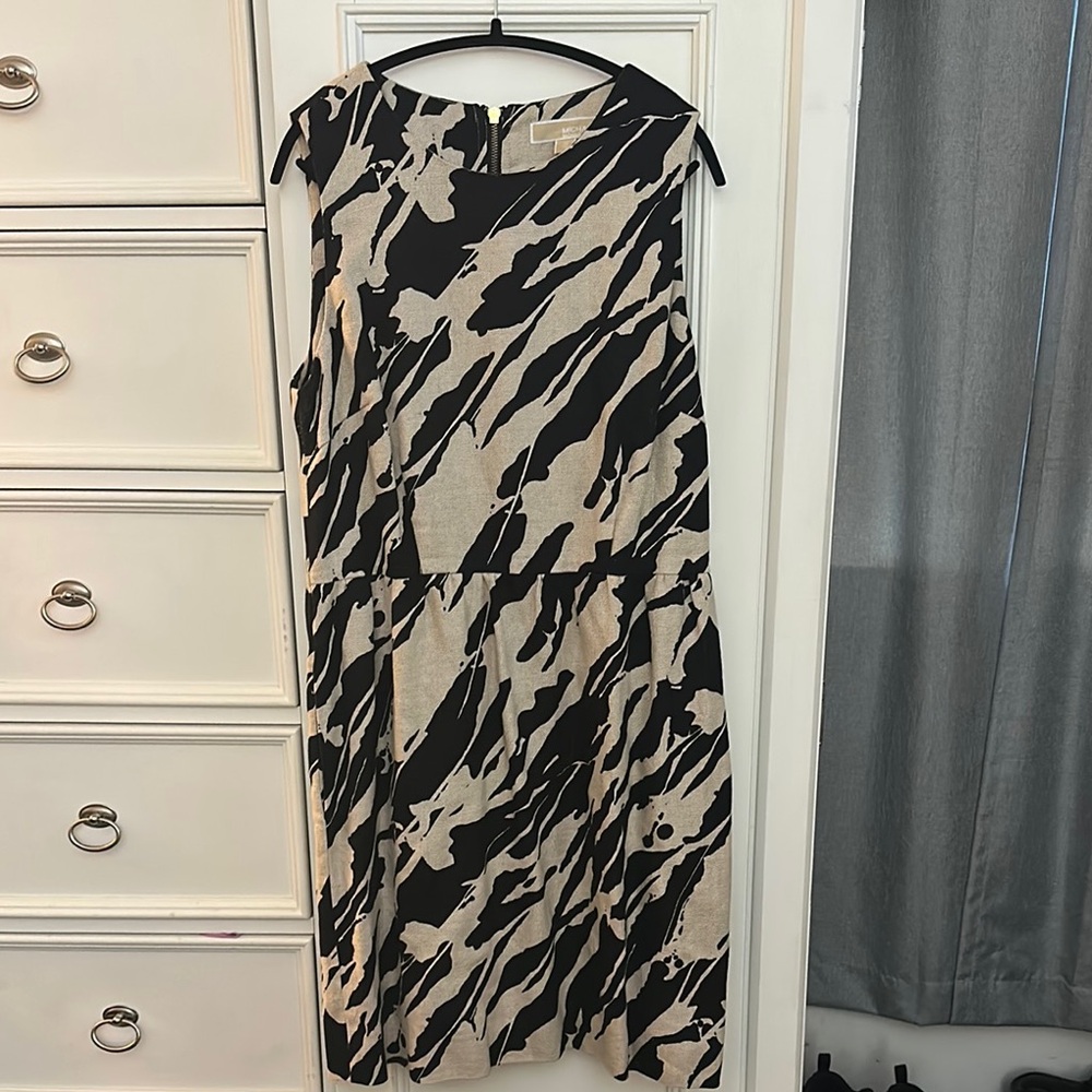 Black and Cream Sleeveless Dress
